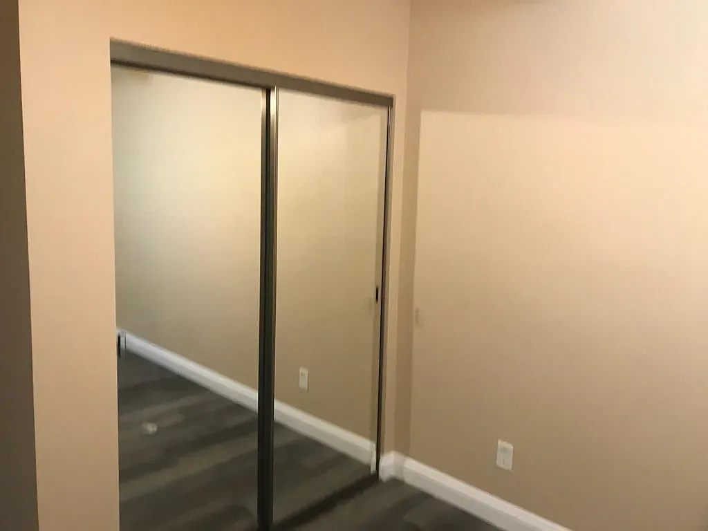 2 bed, 700 sqft, $2,200 — Photo 2