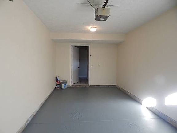 3rd image of 2814 Foxwood Ct