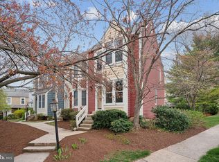 1670 Oaktree Ct, Reston, VA 20194