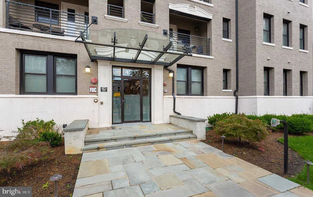 4800 Georgia Ave NW Unit 303 photo 1
