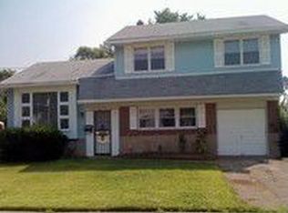 310 Jamestown Rd, Edgewater Park, NJ 08010