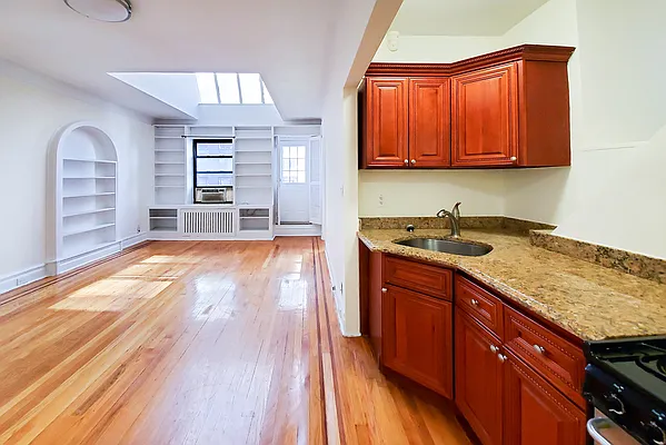 Rented by Warburg | media 1