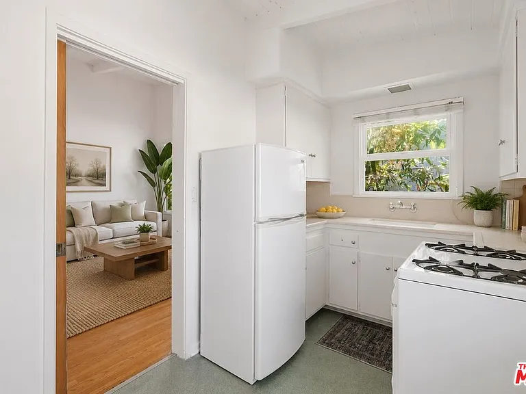 806 Westmount Dr #1 — Photo 3