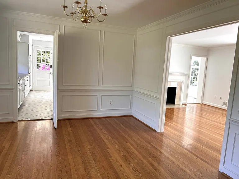 5100 Upton St NW — Photo 10