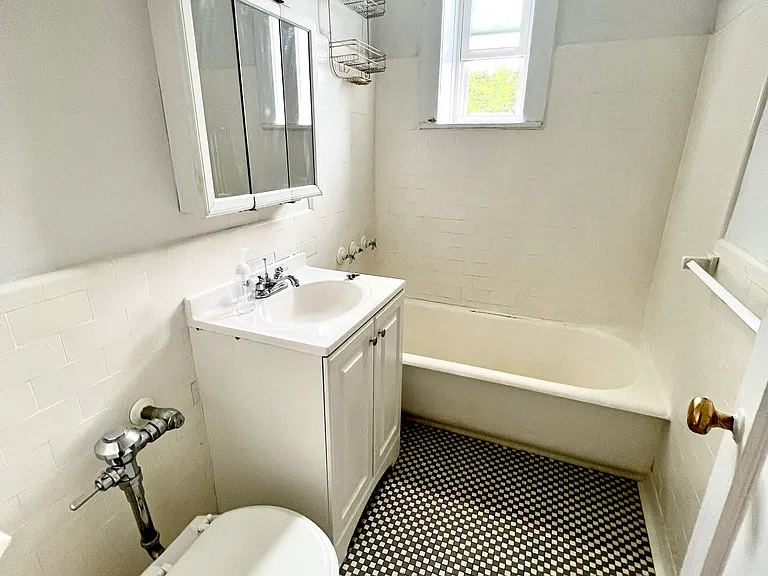 71-50 Austin St #4E — Photo 4