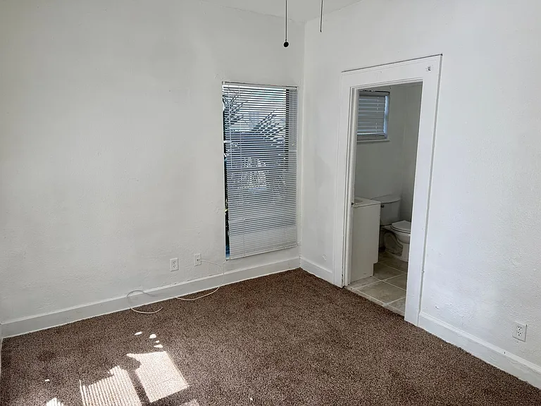 1825 23rd St S — Photo 9