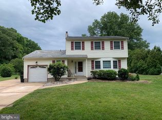 11 Elm Dr, East Windsor, NJ 08520