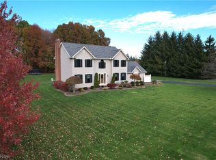 7700 Meadowood Dr, Canfield, OH 44406