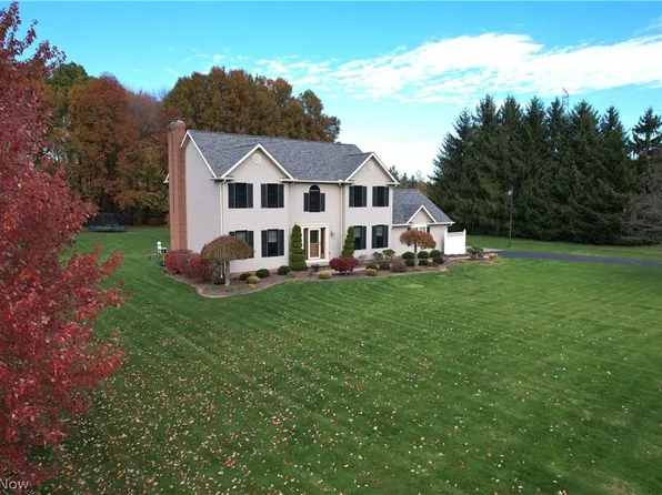 7700 Meadowood Dr, Canfield, OH 44406