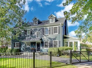 386 Fairview Ave, Winnetka, IL 60093