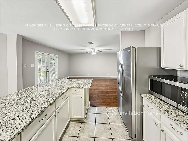 1405 Comfort St — Photo 12
