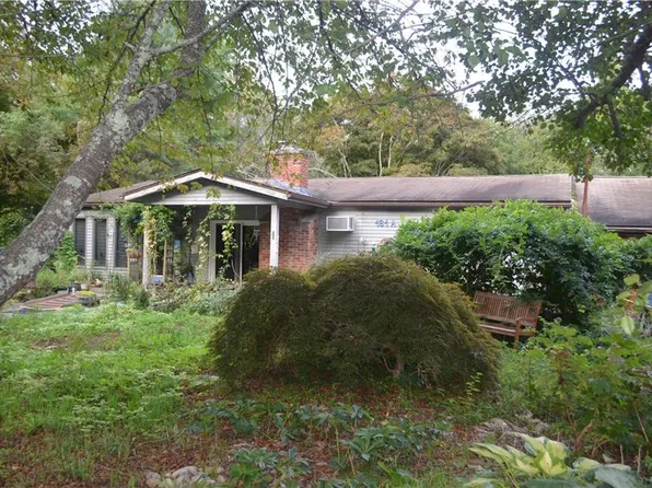 161 E Beach Rd, Charlestown, RI 02813