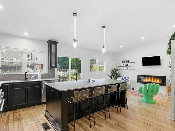 3rd image of 134 Southern Ave #1