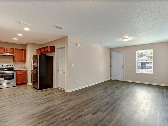 4th image of 5873 Harris Ave
