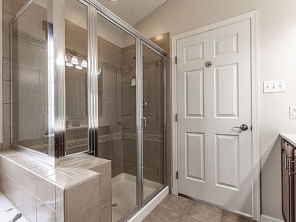 2nd image of 506 Garden Way