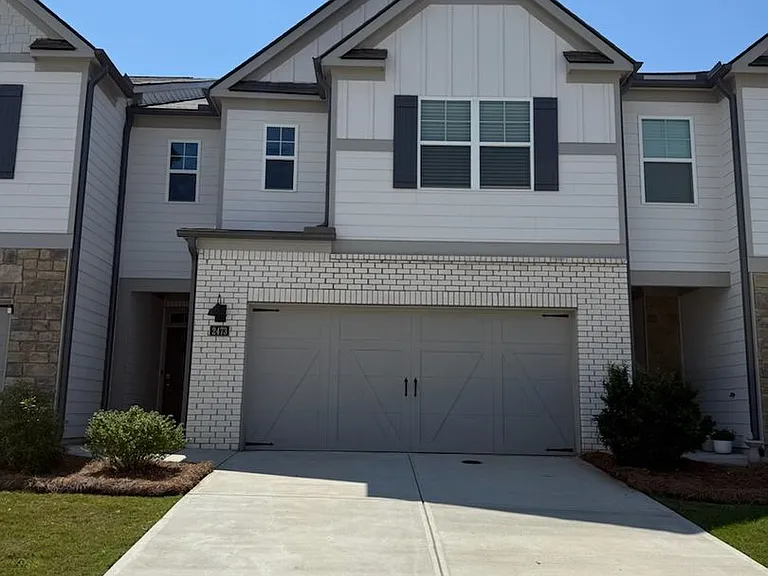 2473 Bayberry St — Photo 3