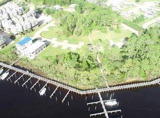 281 Sandalwood Trce, Carrabelle, FL 32322