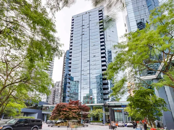 1050 Burrard St #1404, Vancouver, BC V6Z 2S3