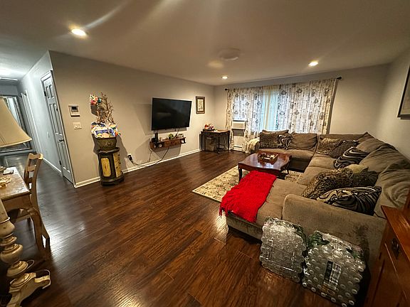 5th image of 59 Leroy Ave APT 2
