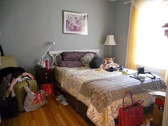 3rd image of 652 W Oakdale Ave APT 1S