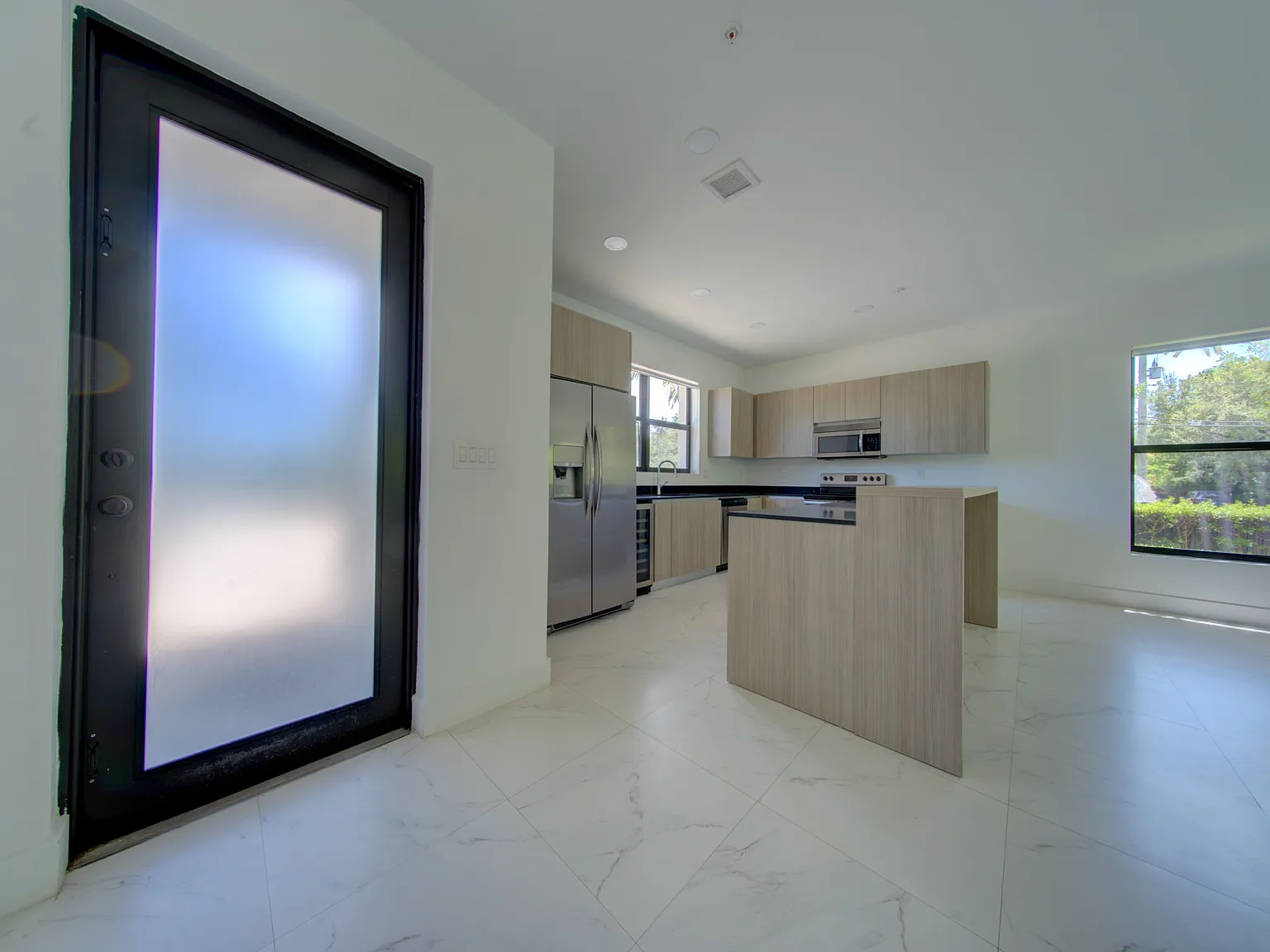 3 bed, 1528 sqft, $3,200 — Photo 4