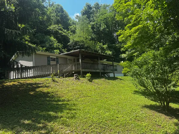 1640 Licklog Rd, Newland, NC 28657