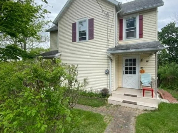 18 Governor Haines St, Hamburg Boro, NJ 07419