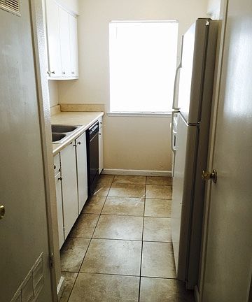 5th image of 687 E Malone St