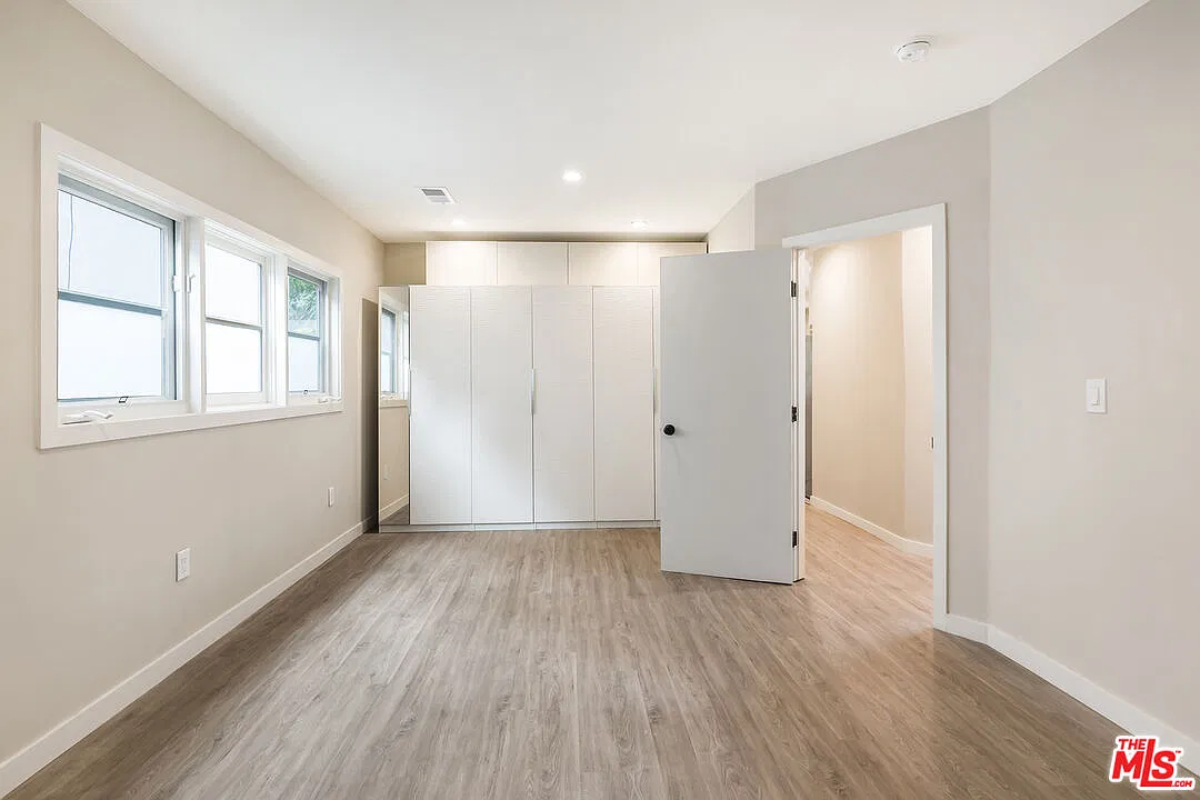 2 bed, 2.0 bath, 1460 sqft, $5,000 — Photo 3