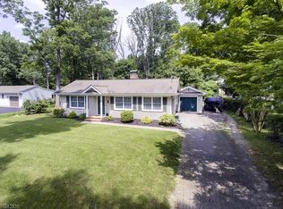 32 Maple Ave, Annandale, NJ 08801