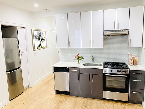 2nd image of 342 E 65th St APT 4RE
