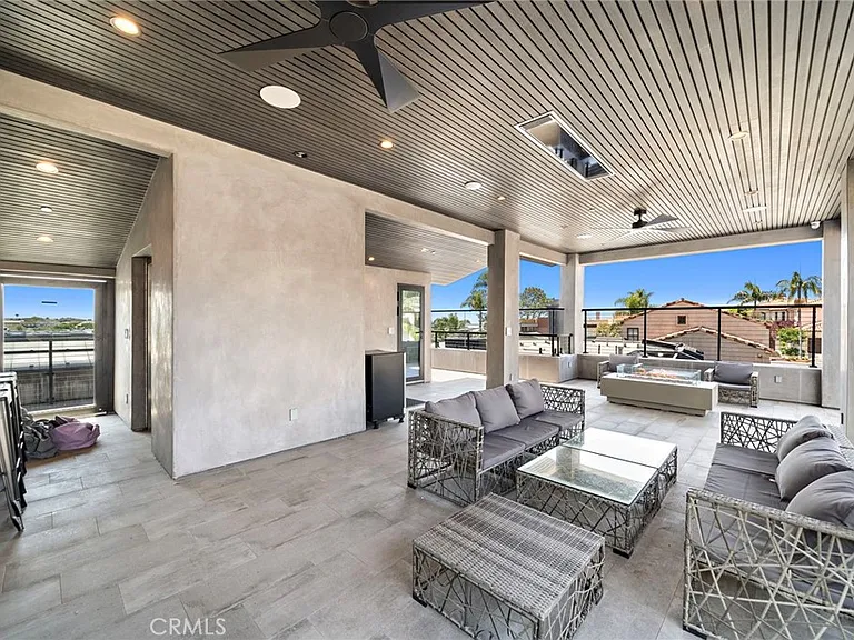228 Hazel Dr — Photo 49