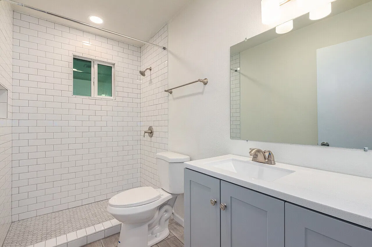 2 bed, 1.0 bath, 900 sqft, $1,250 — Photo 4
