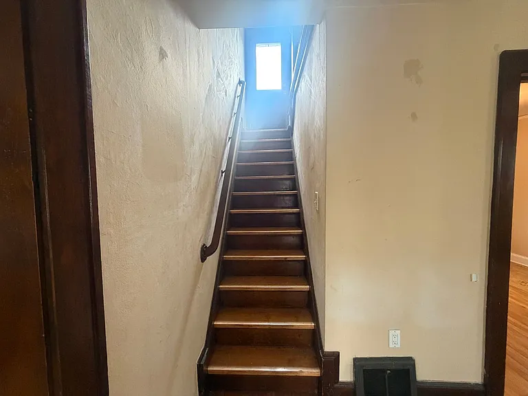 3504 S Clement Ave — Photo 4