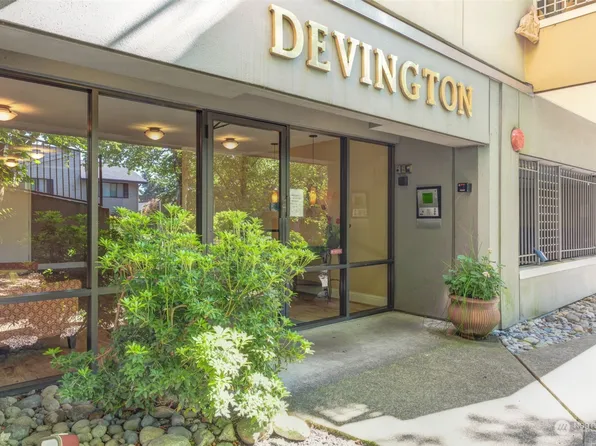 7600 SE 29th Street #312, Mercer Island, WA 98040