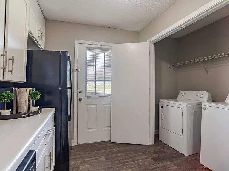 Gable Oaks Apartment Homes — Photo 6