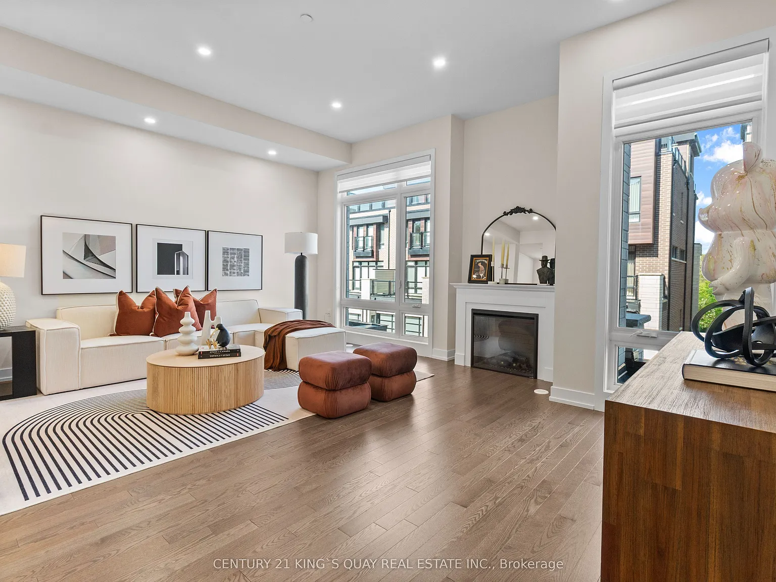 4 bed, $3,980 — Photo 2