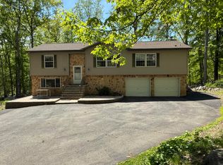 6486 Decker Rd, Bushkill, PA 18324