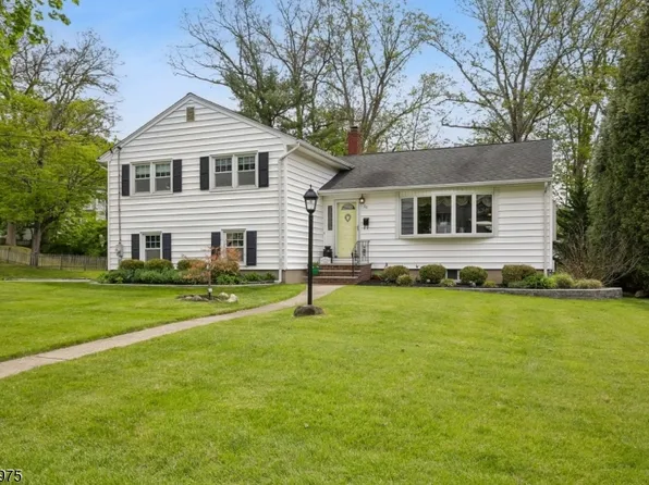 56 Eastbrook Ter, Livingston Twp., NJ 07039