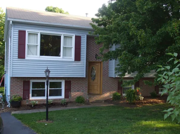 1210 Dewberry Dr, Fredericksburg, VA 22407