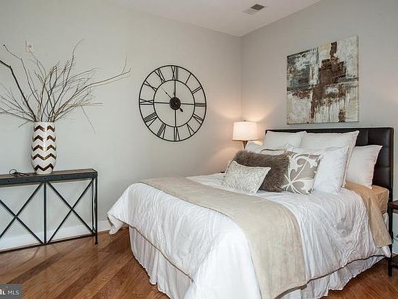 5th image of 1800 Wilson Blvd #100