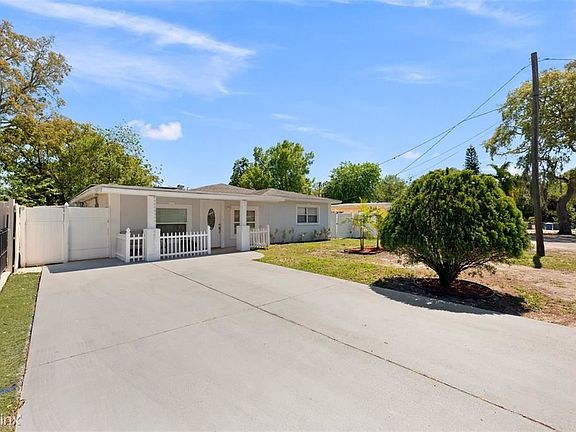 3rd image of 7413 N Arrawana Ave
