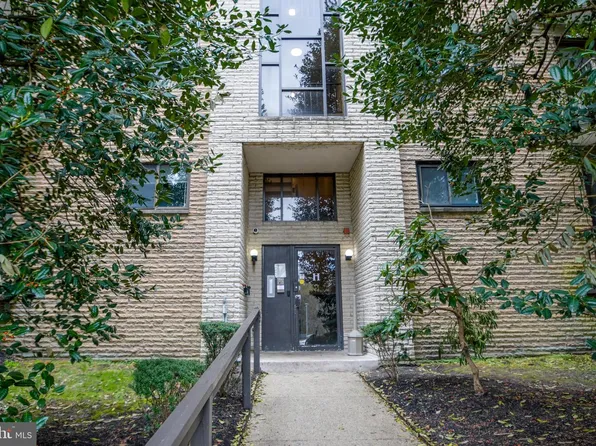 400 Glendale Rd #H-32, Havertown, PA 19083