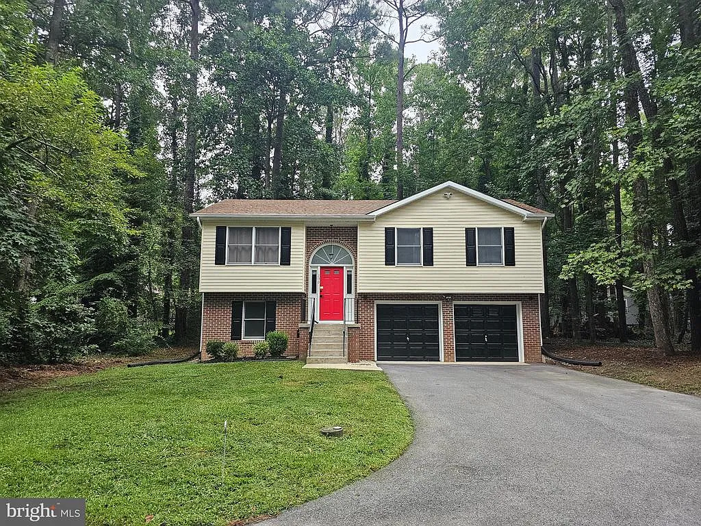 3 bed, 2.0 bath, 1352 sqft, $2,500 — Photo 1