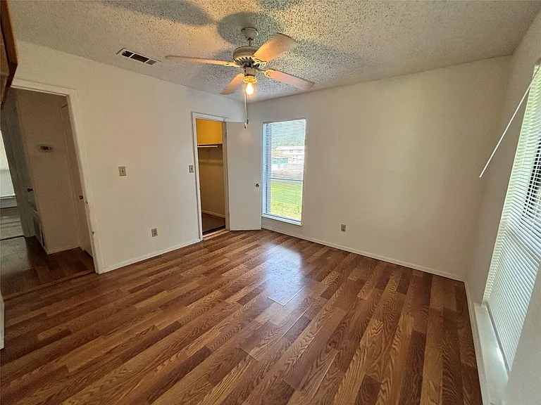 249 Craddock Ave — Photo 3