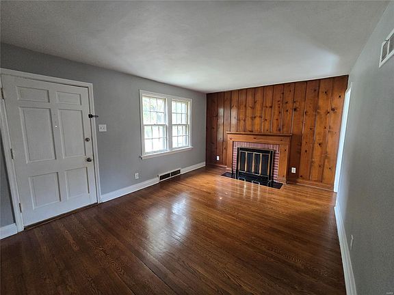 3rd image of 311 Royal Ave