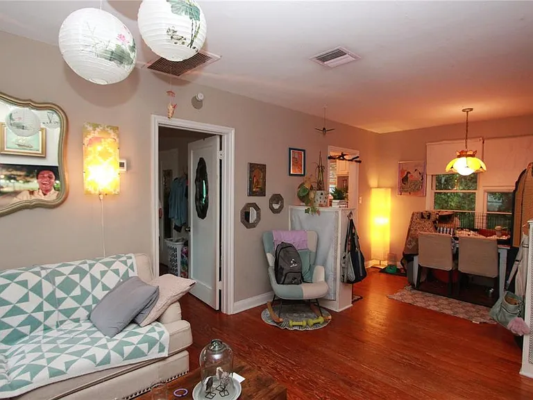 415 E Gore St — Photo 5