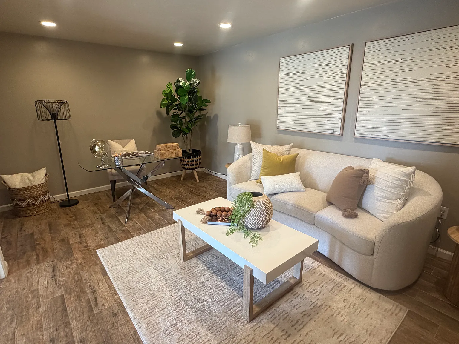 4 bed, 2700 sqft, $5,600 — Photo 3