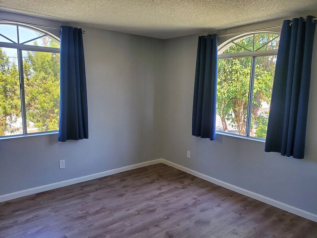2 bed, 2.0 bath, 980 sqft, $2,450 — Photo 3