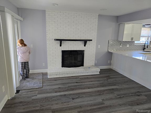 3rd image of 25592 Cloie Dr